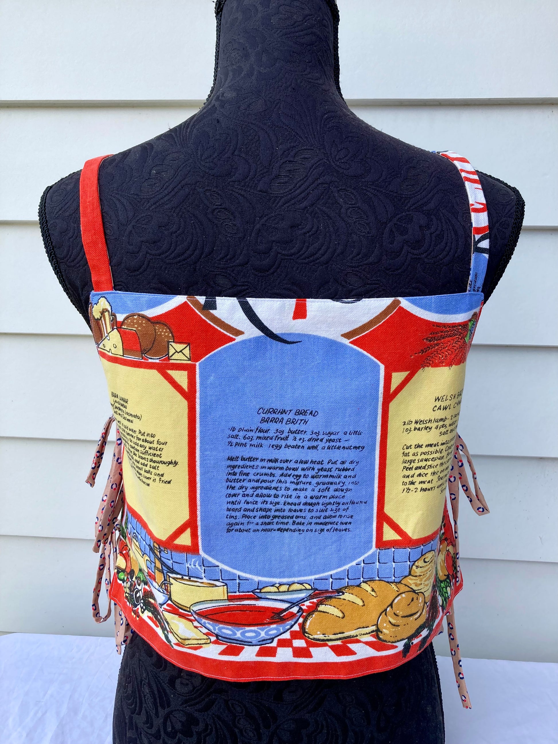 Throw on the Towel - Size 8 - Great Welsh Bake Off Tea Towel Top
