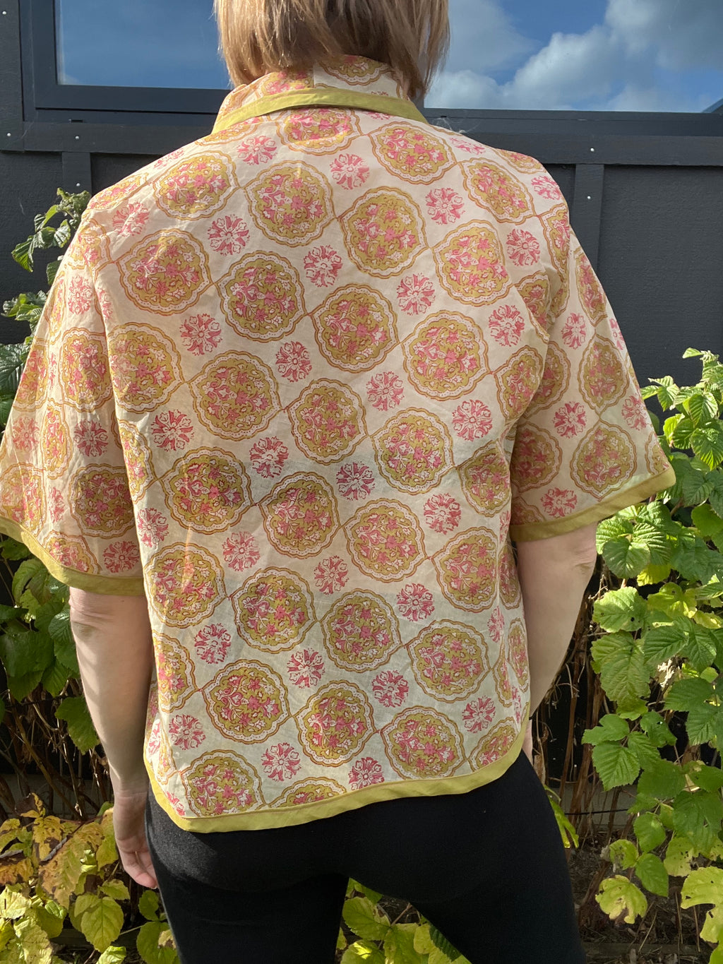 Aloha Friday - L - Pink Paisley