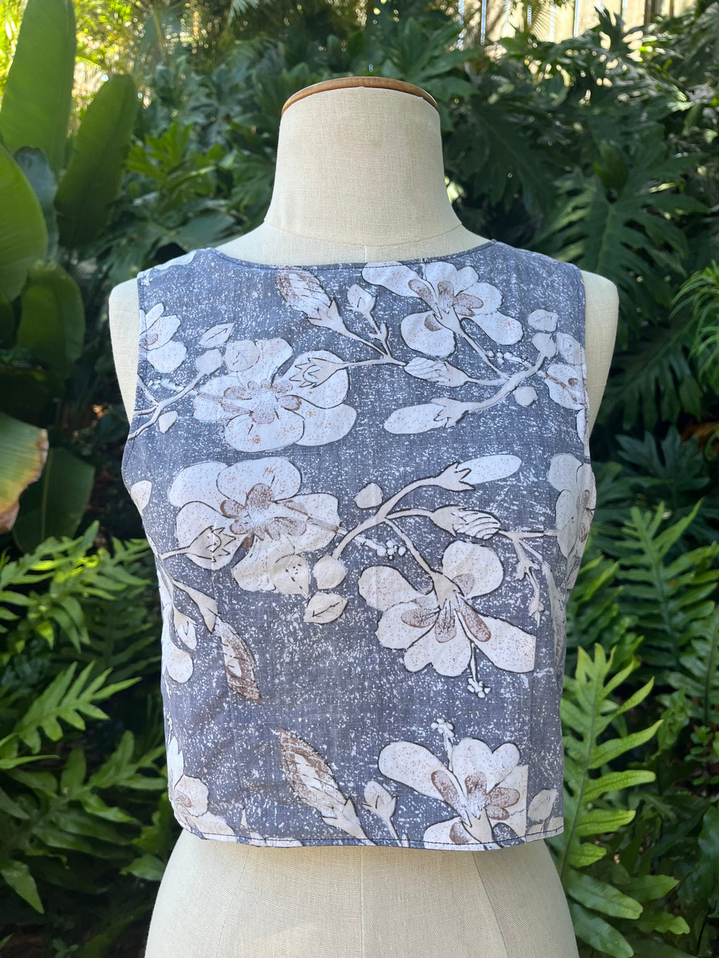 Reversible V Back Top - Small - Plumeria and Palms