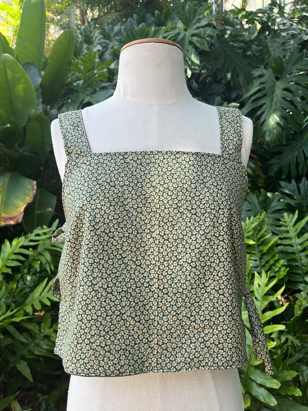 Reversible Side Tie Tank Top - Size 6 - Beta Blossoms
