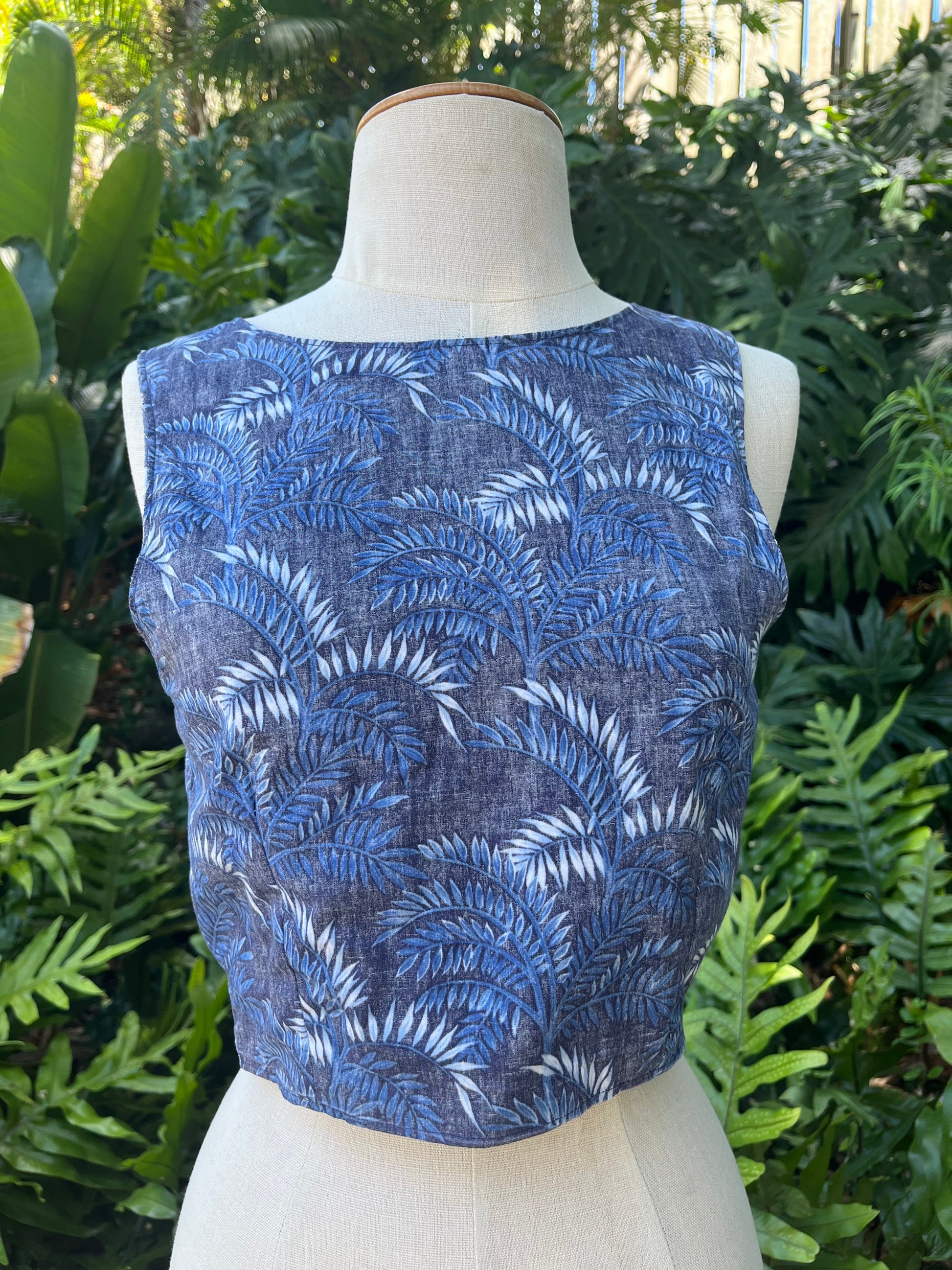 Reversible V Back Top - Small - Plumeria and Palms