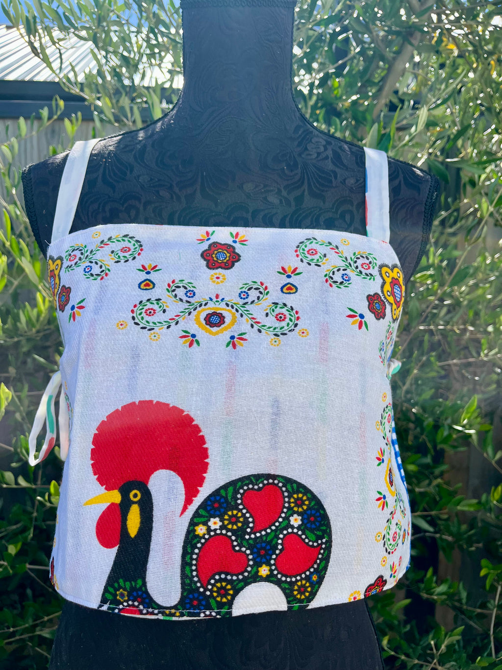 Throw on the Towel - Size 4 - Portugal the Hen Tea Towel Top