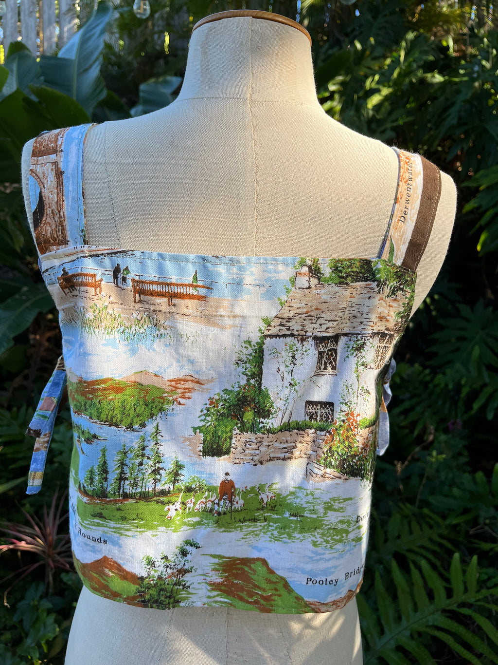 Throw on the Towel - Size 4 - The Wild West of England Tea Towel Top