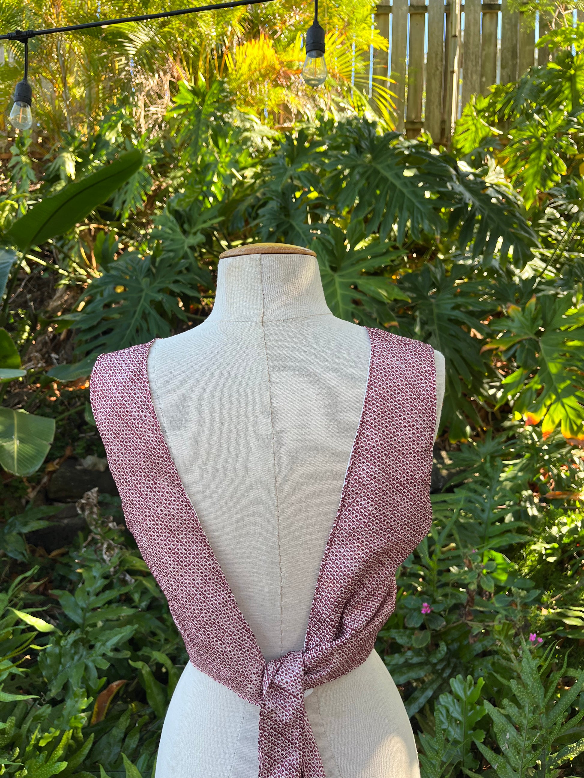 Kimono V Back Top - Medium - Red Spot